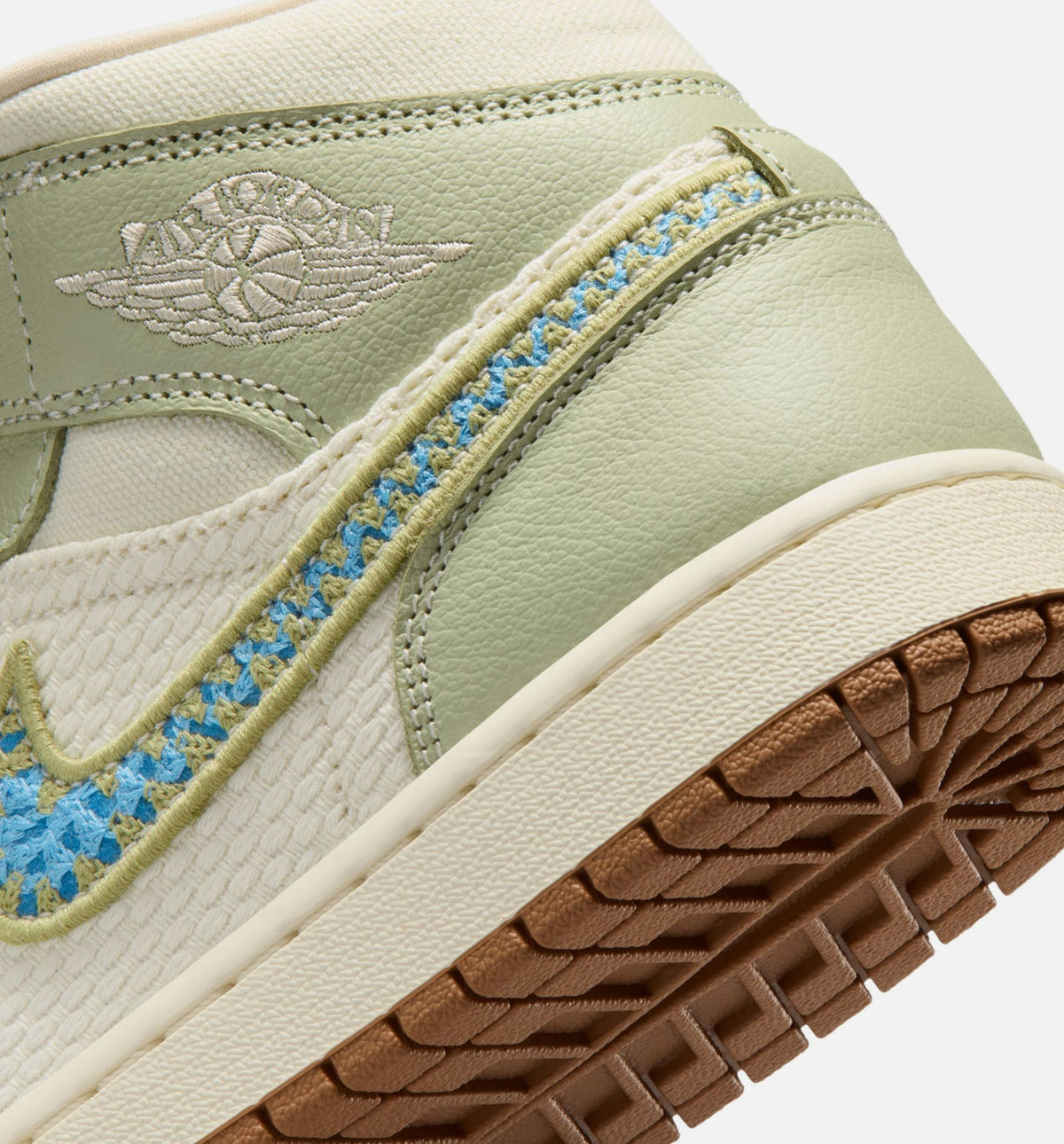 Air Jordan 1 Mid SE – Women's Lifestyle Shoe in Olive Aura/Pearl White/Lawn